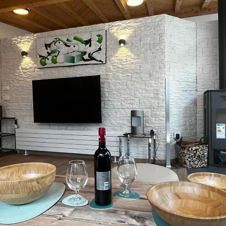 Beachfront Spina Daire Pelegrin