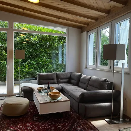 Beachfront Spina Daire
